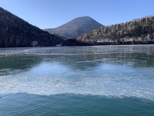 然別湖の透明氷