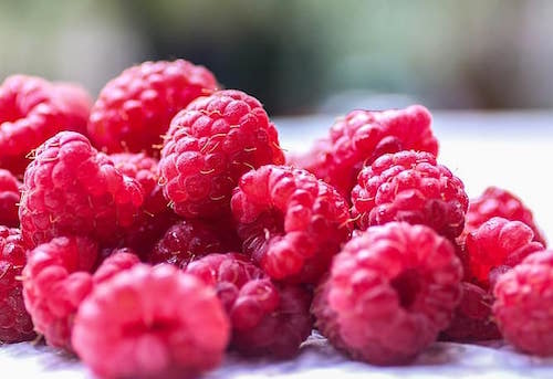 raspberries-raspberry-berry-pink-red-summer-fruit-fruity-healthy.jpg