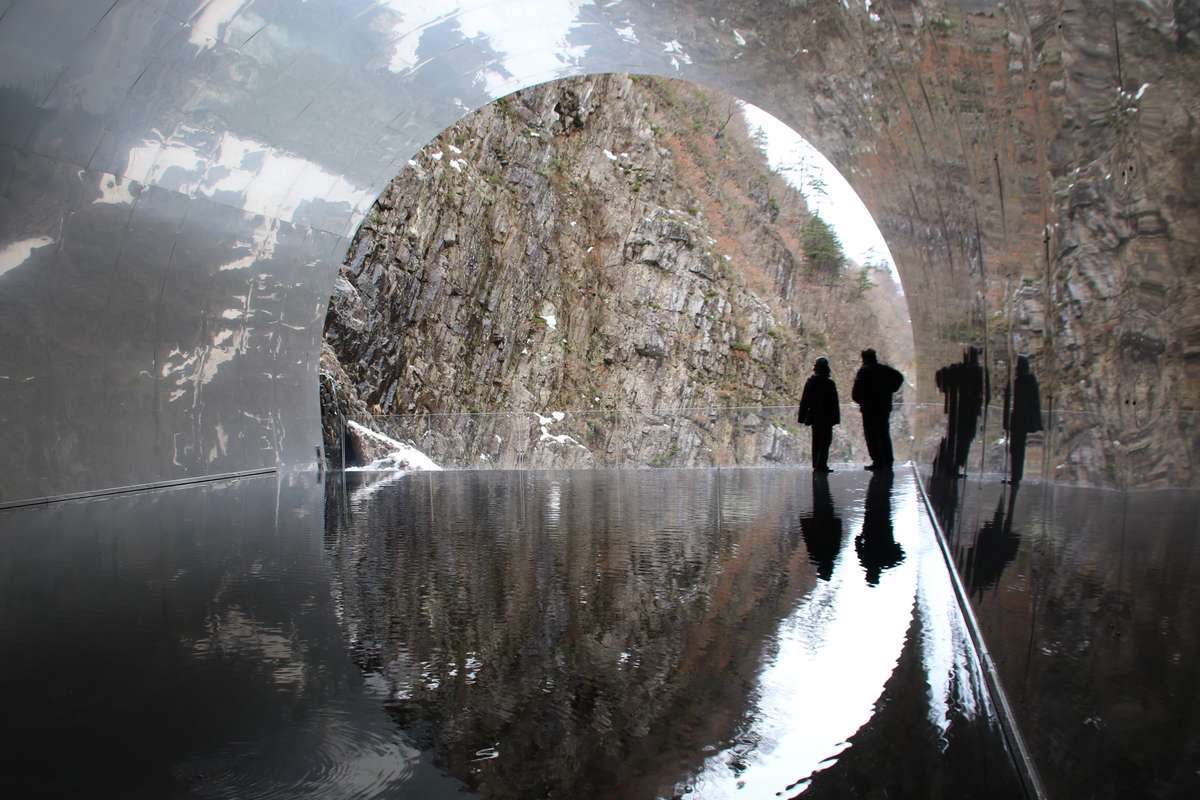 清津峡渓谷トンネル最奥にあるパノラマステーションの風景