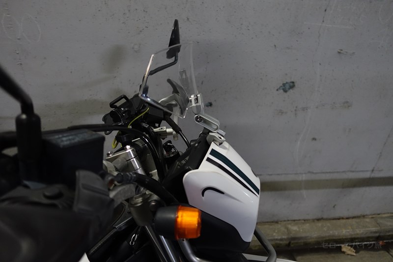 セローにウィンドスクリーンスポイラーを直付けして効果を検証 - セローでバイク旅