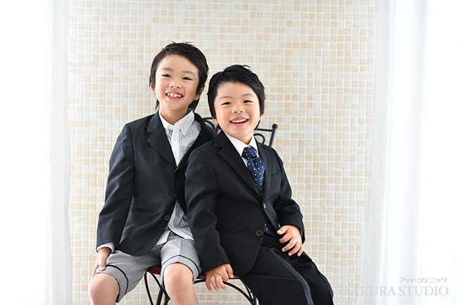 栃木　宇都宮　フォトスタジオ　フォトジェニックサクラスタジオ　写真　撮影　七五三　男の子　兄弟　5歳　7歳　家族写真