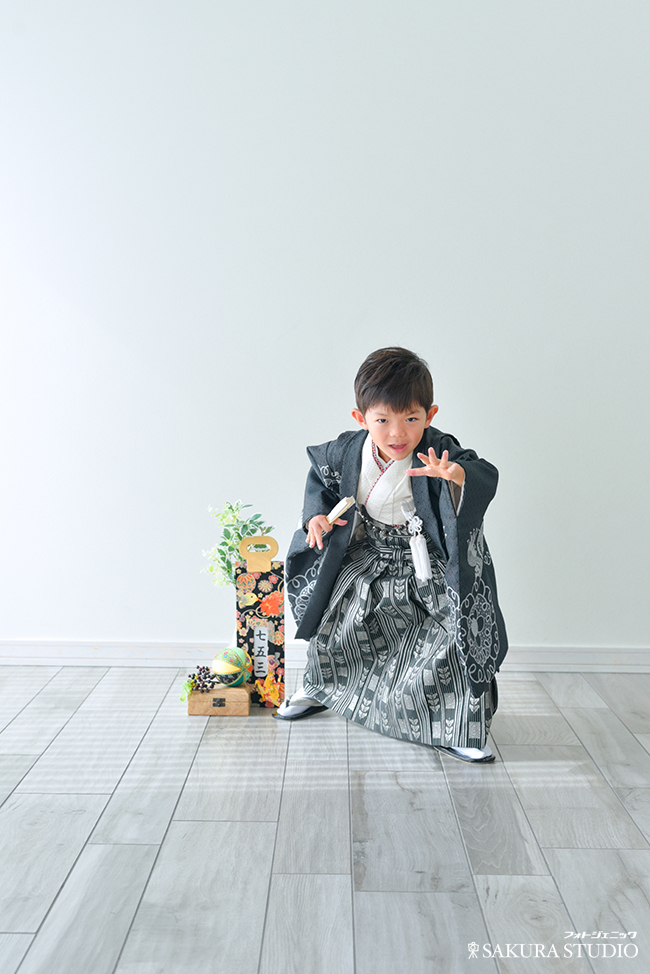 栃木　宇都宮　フォトスタジオ　フォトジェニックサクラスタジオ　写真　撮影　七五三　男の子　5歳　家族写真