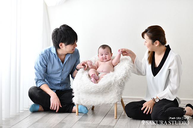 栃木　宇都宮　フォトスタジオ　フォトジェニックサクラスタジオ　写真　撮影　ハーフバースデー　女の子　家族写真