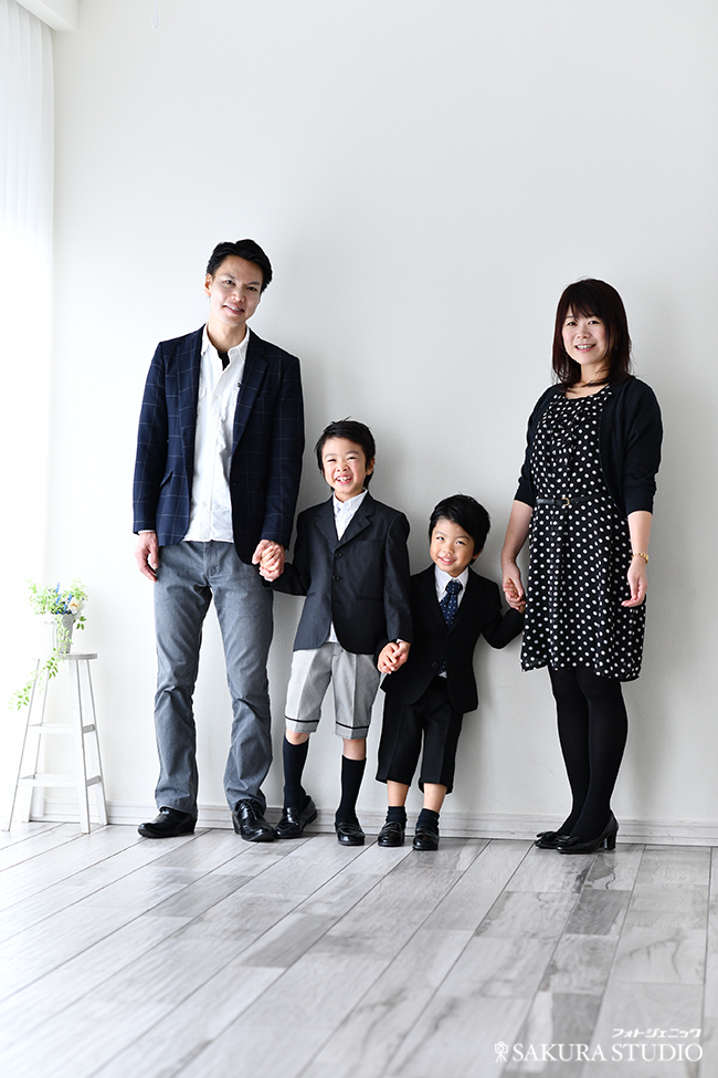 栃木　宇都宮　フォトスタジオ　フォトジェニックサクラスタジオ　写真　撮影　七五三　男の子　兄弟　5歳　7歳　家族写真
