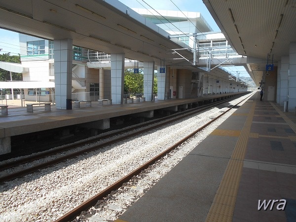 platform of KTM commuter Tampin station